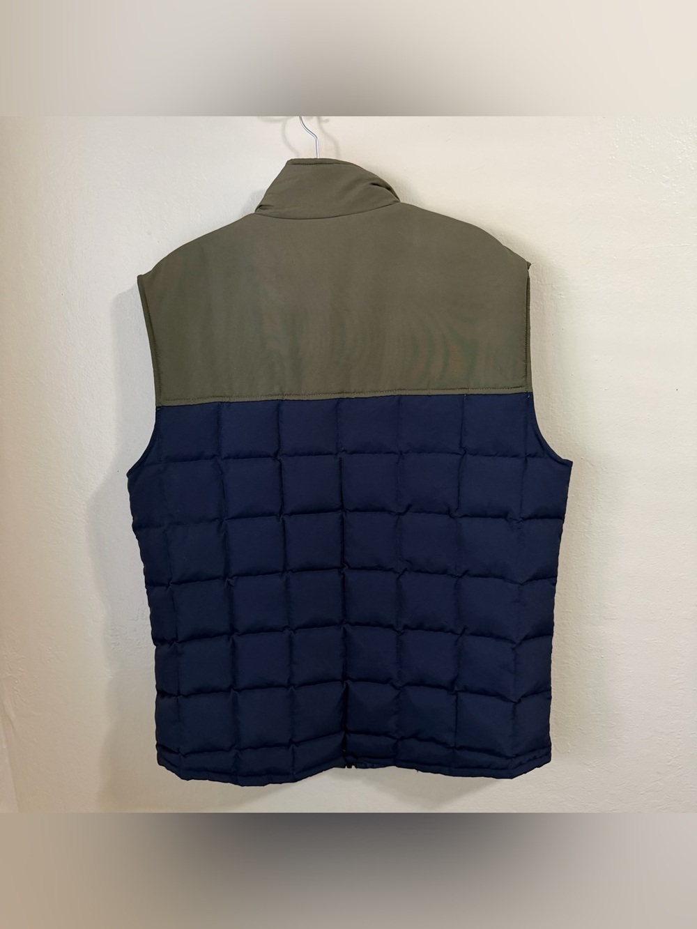 Marine Layer Sawyer Down Puffer‎ Vest Mens M Full Zip Quilted Outdoor Gorpcore - Picture 9 of 14